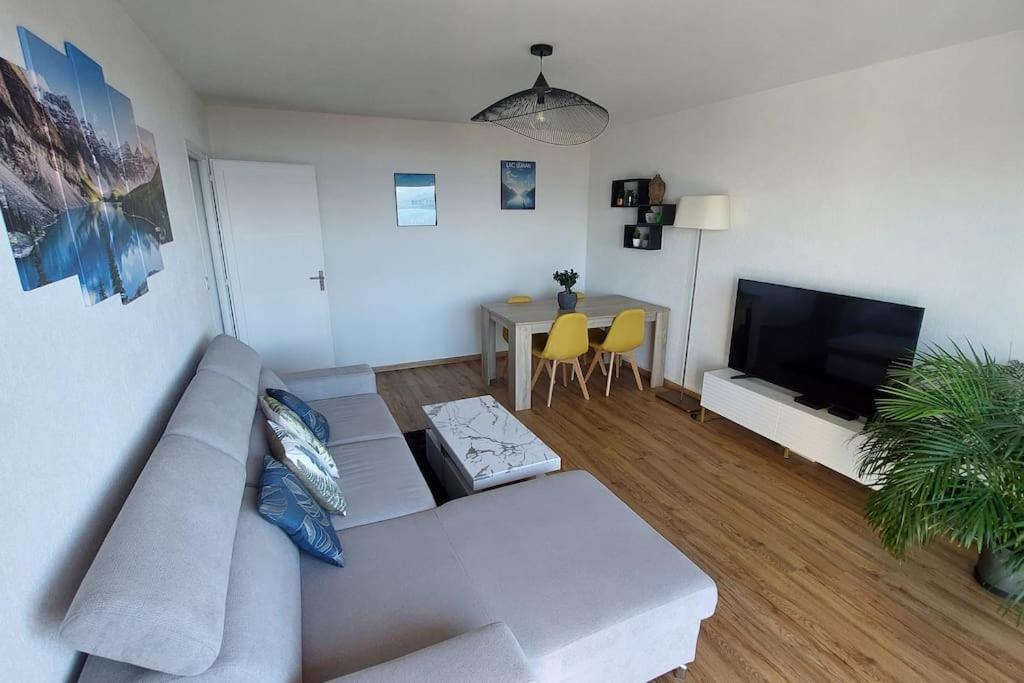 Appart Cosy Avec Vue Sur Le Lac Leman Evian-les-Bains Luaran gambar