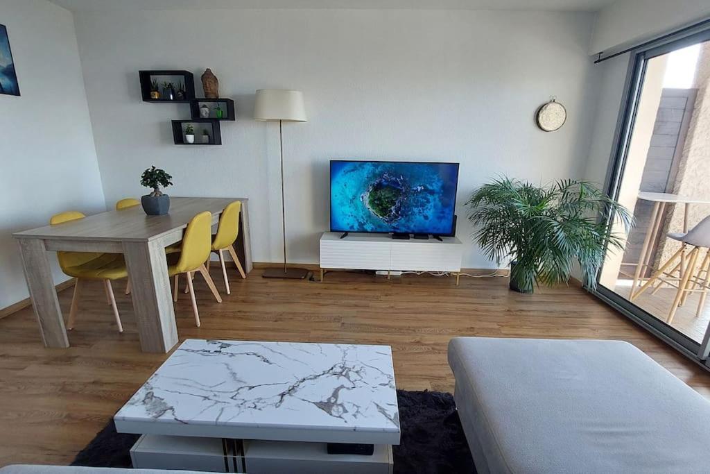 Appart Cosy Avec Vue Sur Le Lac Leman Evian-les-Bains Luaran gambar