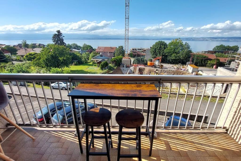 Appart Cosy Avec Vue Sur Le Lac Leman Evian-les-Bains Luaran gambar